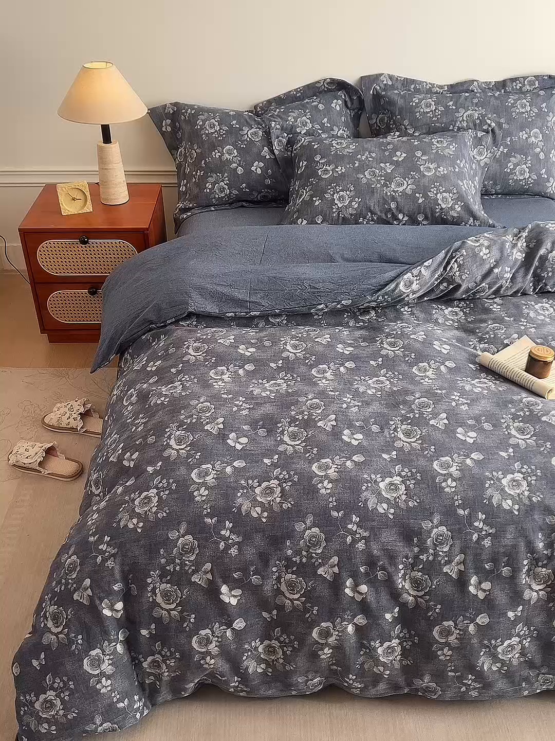 91家纺网 家纺一手货源 找家纺 兰紫橙家纺 2026春夏新款全棉纯棉色织提花四件套 浮梦花影-牛仔蓝