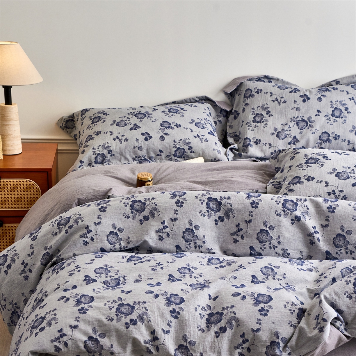 91家纺网 家纺一手货源 找家纺 兰紫橙家纺 2026春夏新款全棉纯棉色织提花四件套 玫瑰之恋-浅灰