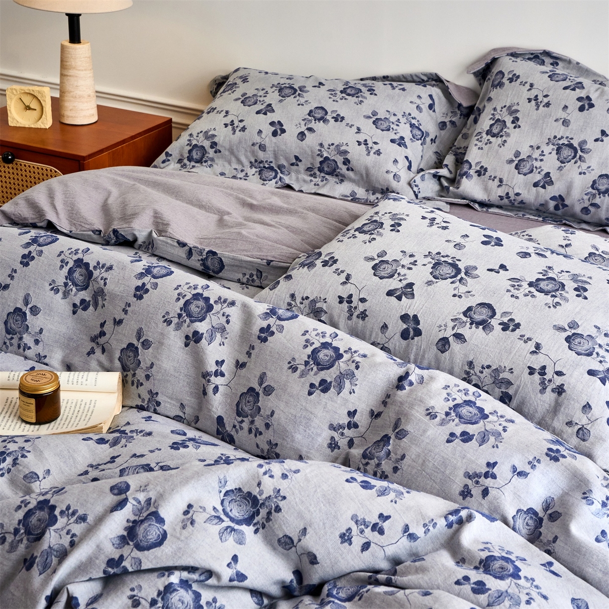 91家纺网 家纺一手货源 找家纺 兰紫橙家纺 2026春夏新款全棉纯棉色织提花四件套 玫瑰之恋-浅灰