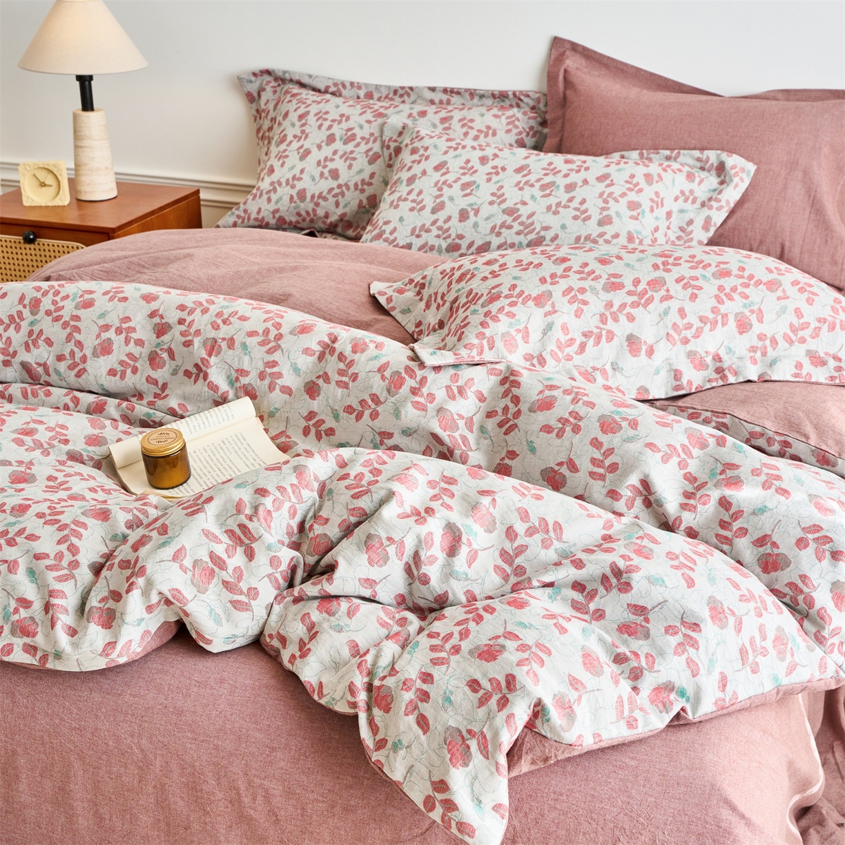 91家纺网 家纺一手货源 找家纺 兰紫橙家纺 2026春夏新款全棉纯棉色织提花四件套 秋海棠-暗红