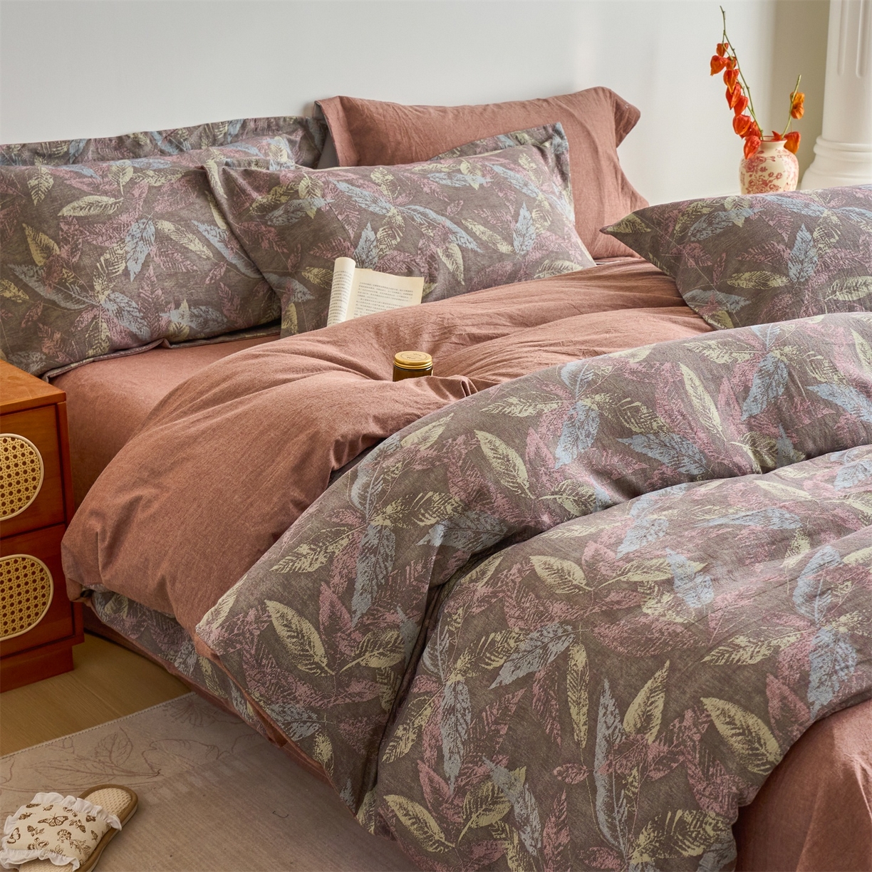 91家纺网 家纺一手货源 找家纺 兰紫橙家纺 2026春夏新款全棉纯棉色织提花四件套 叶之舞-暗红