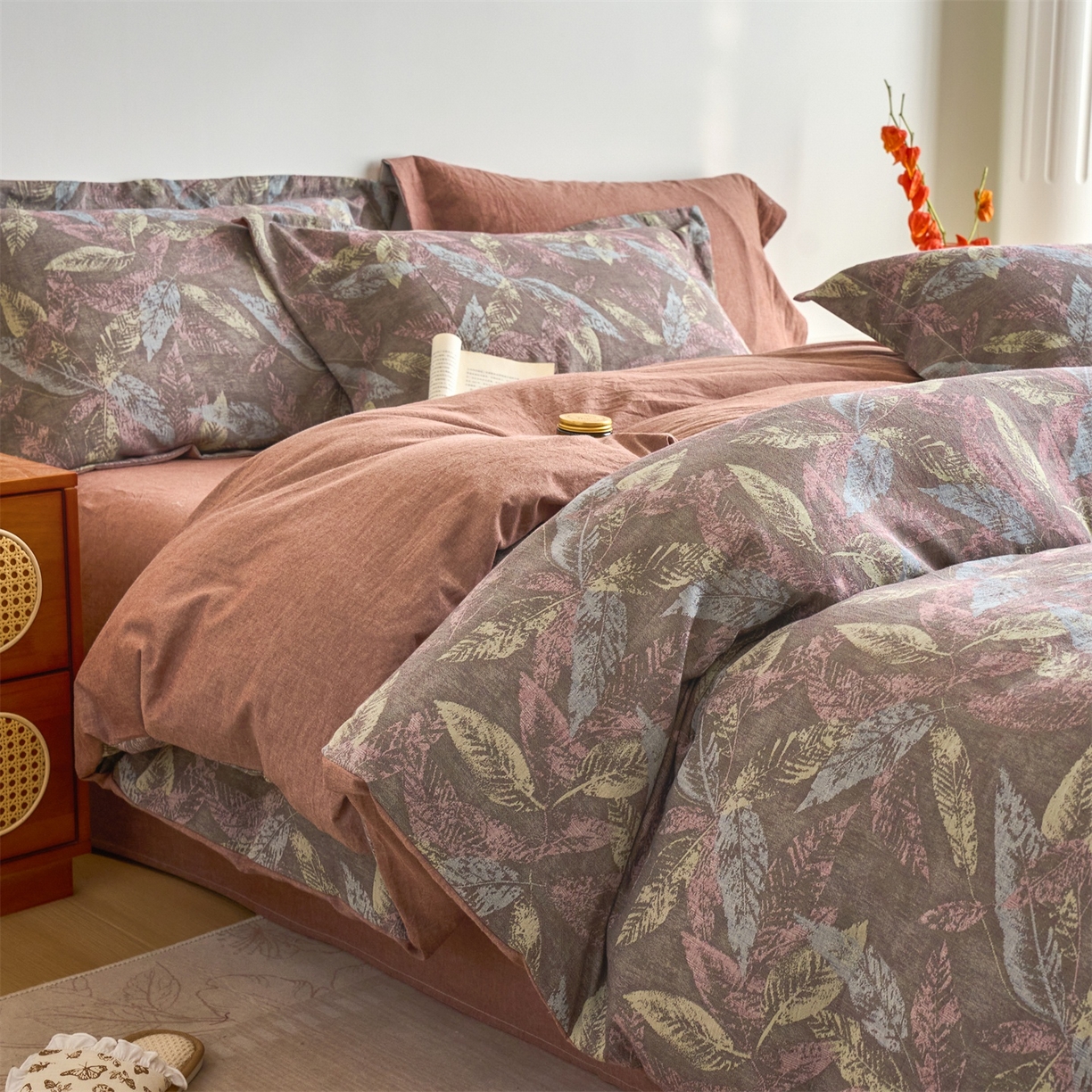 91家纺网 家纺一手货源 找家纺 兰紫橙家纺 2026春夏新款全棉纯棉色织提花四件套 叶之舞-暗红