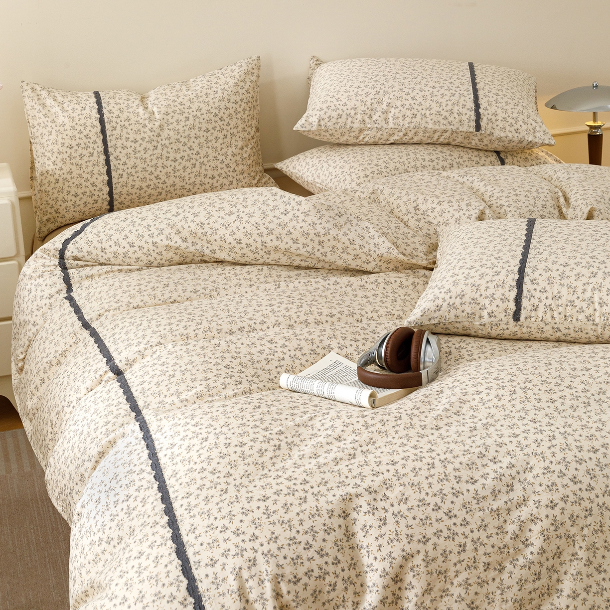 91家纺网 家纺一手货源 找家纺 女子家纺 2026新款40支13070全棉纯棉斜纹印花蕾丝四件套 初朵