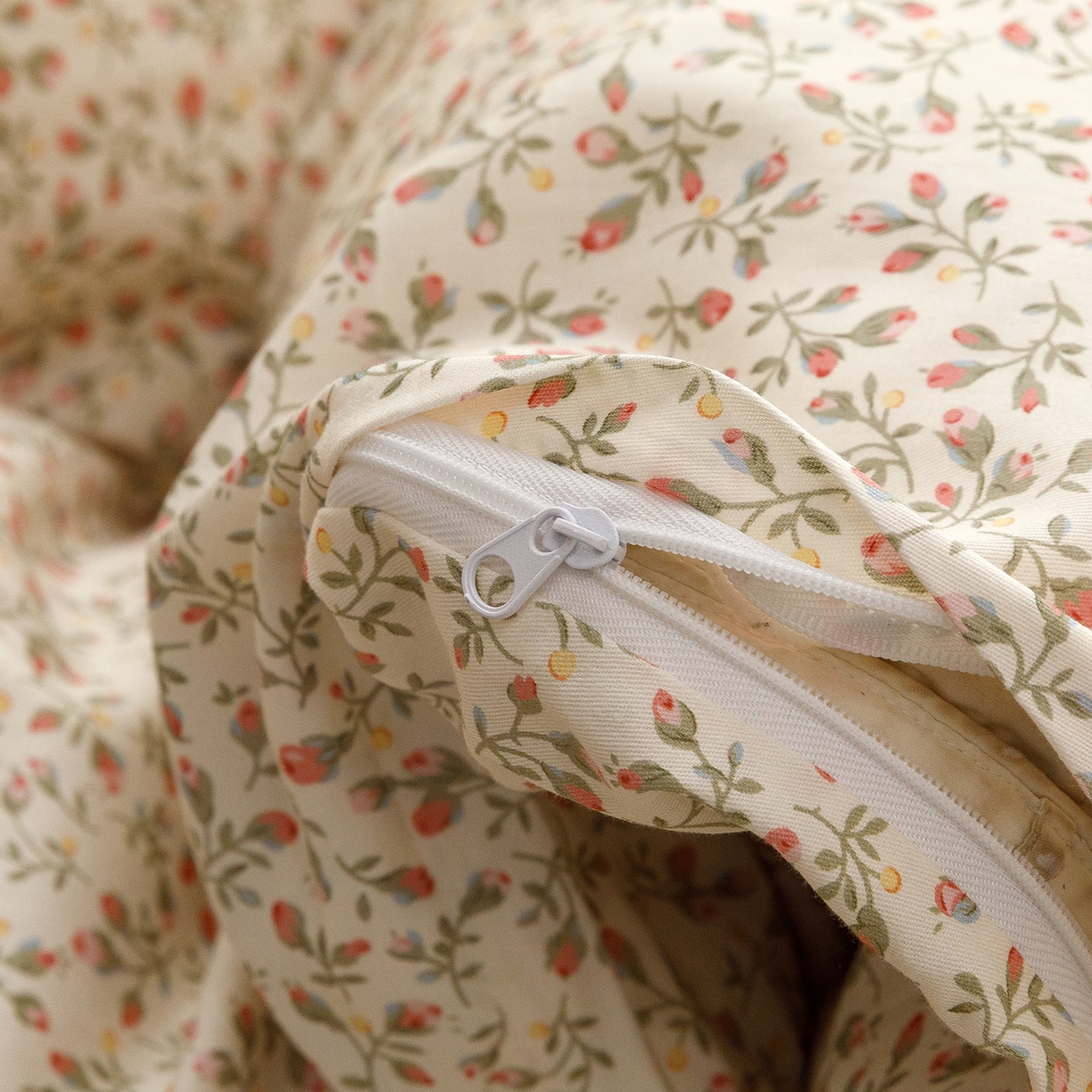 91家纺网 家纺一手货源 找家纺 女子家纺 2026新款40支13070全棉纯棉斜纹印花蕾丝四件套 含苞蔷薇