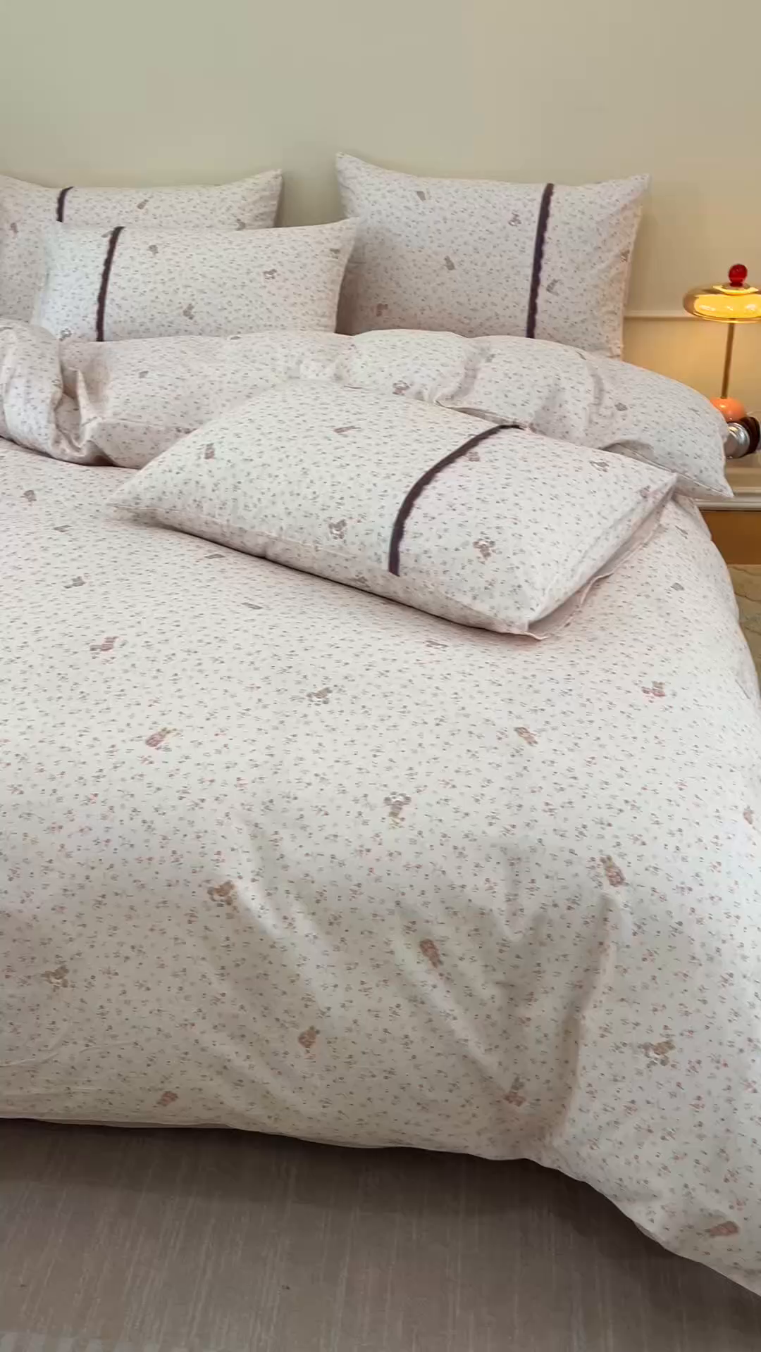 91家纺网 家纺一手货源 找家纺 女子家纺 2026新款40支13070全棉纯棉斜纹印花蕾丝四件套 花田小兔