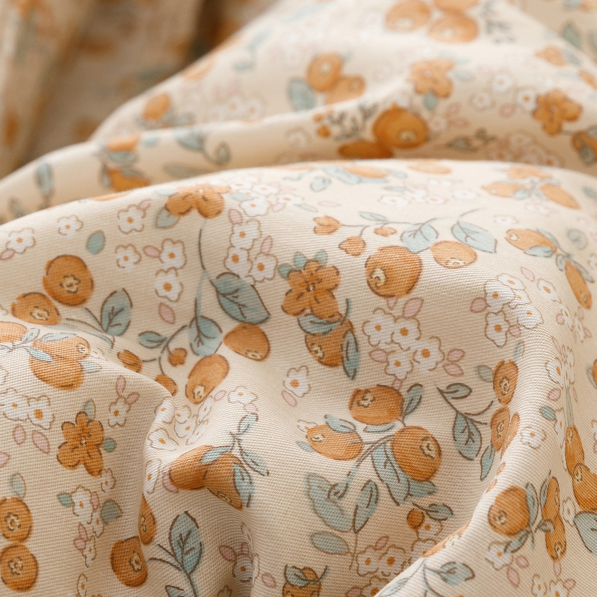 91家纺网 家纺一手货源 找家纺 女子家纺 2026新款40支13070全棉纯棉斜纹印花蕾丝四件套 橘果团子