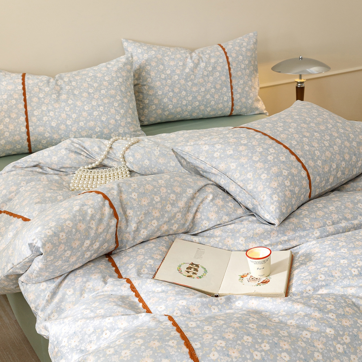 91家纺网 家纺一手货源 找家纺 女子家纺 2026新款40支13070全棉纯棉斜纹印花蕾丝四件套 蓝调花册