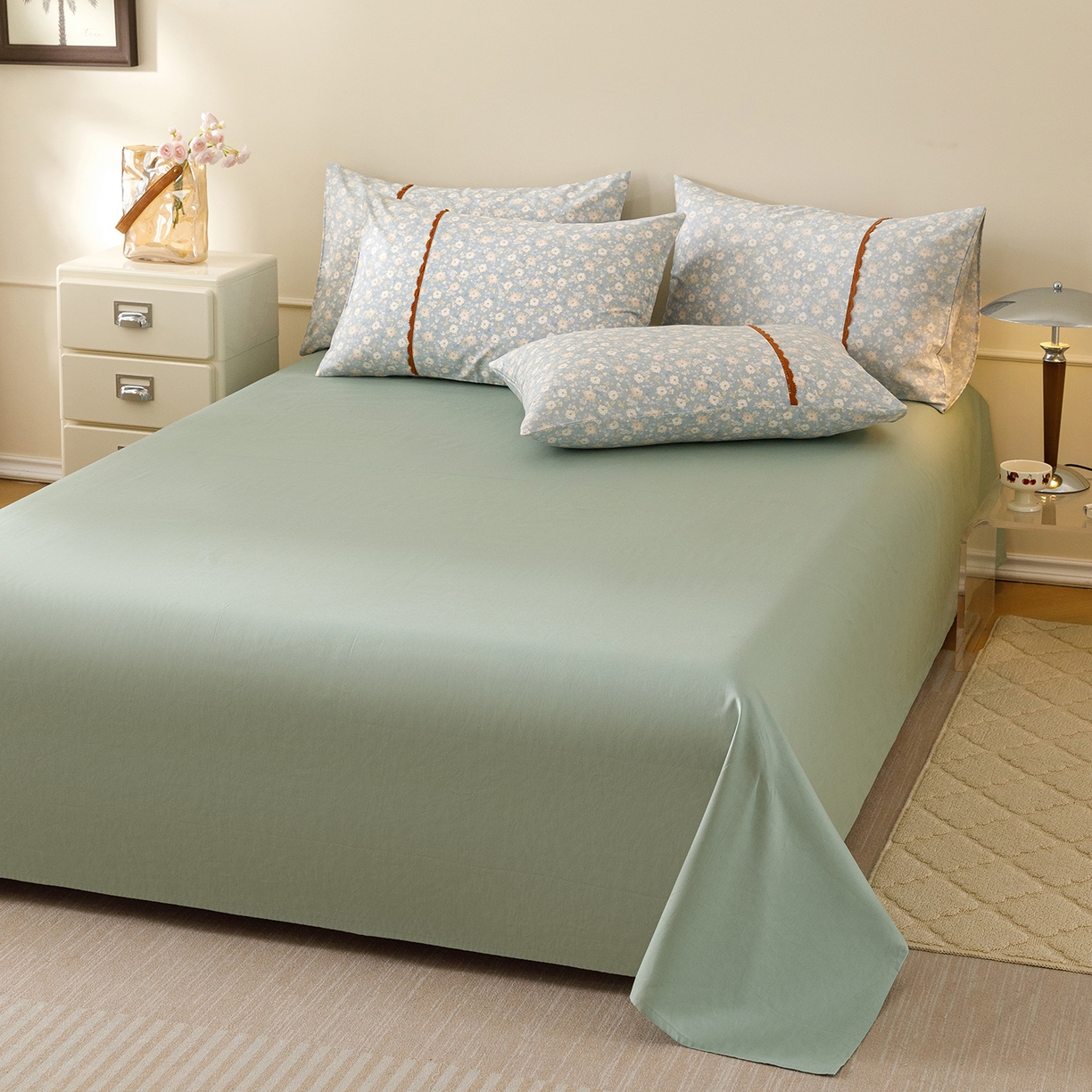 91家纺网 家纺一手货源 找家纺 女子家纺 2026新款40支13070全棉纯棉斜纹印花蕾丝四件套 蓝调花册