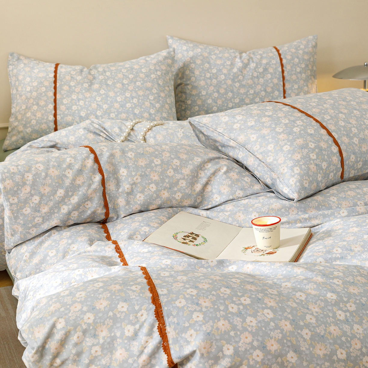 91家纺网 家纺一手货源 找家纺 女子家纺 2026新款40支13070全棉纯棉斜纹印花蕾丝四件套 蓝调花册