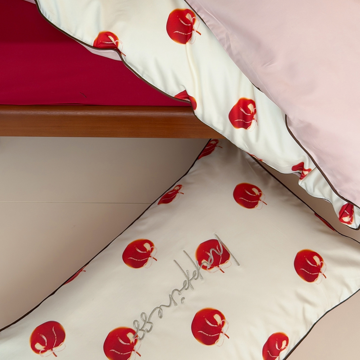 91家纺网 家纺一手货源 找家纺 （总）桔子家纺 2026春夏新款100s全棉纯棉幸运系列四件套-场景二