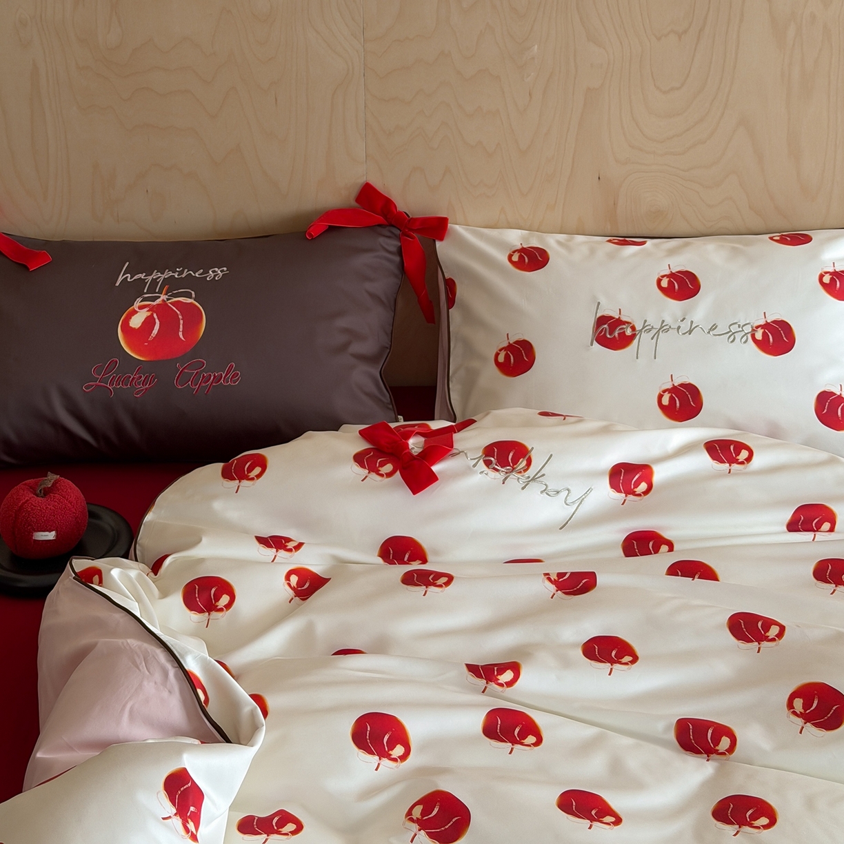 91家纺网 家纺一手货源 找家纺 （总）桔子家纺 2026春夏新款100s全棉纯棉幸运系列四件套-场景二