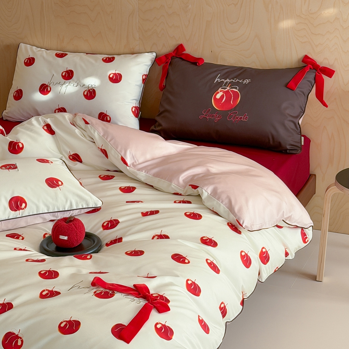 91家纺网 家纺一手货源 找家纺 （总）桔子家纺 2026春夏新款100s全棉纯棉幸运系列四件套-场景二