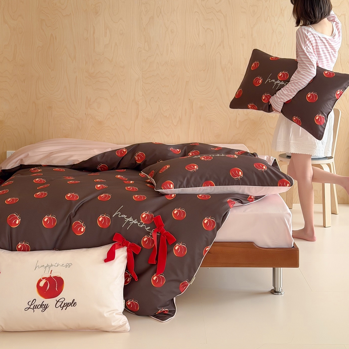 桔子家纺 2026春夏新款100s全棉纯棉幸运系列四件套-场景二 幸运果（棕色）