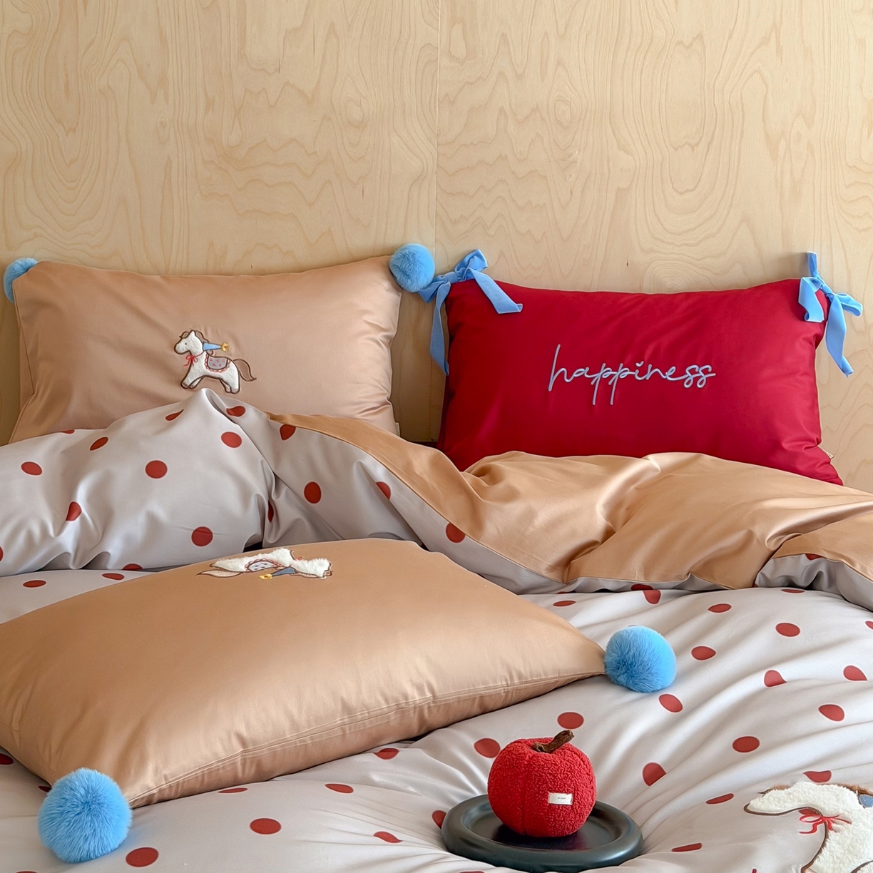 91家纺网 家纺一手货源 找家纺 桔子家纺 2026春夏新款100s全棉纯棉幸运系列四件套-场景二 幸运小马