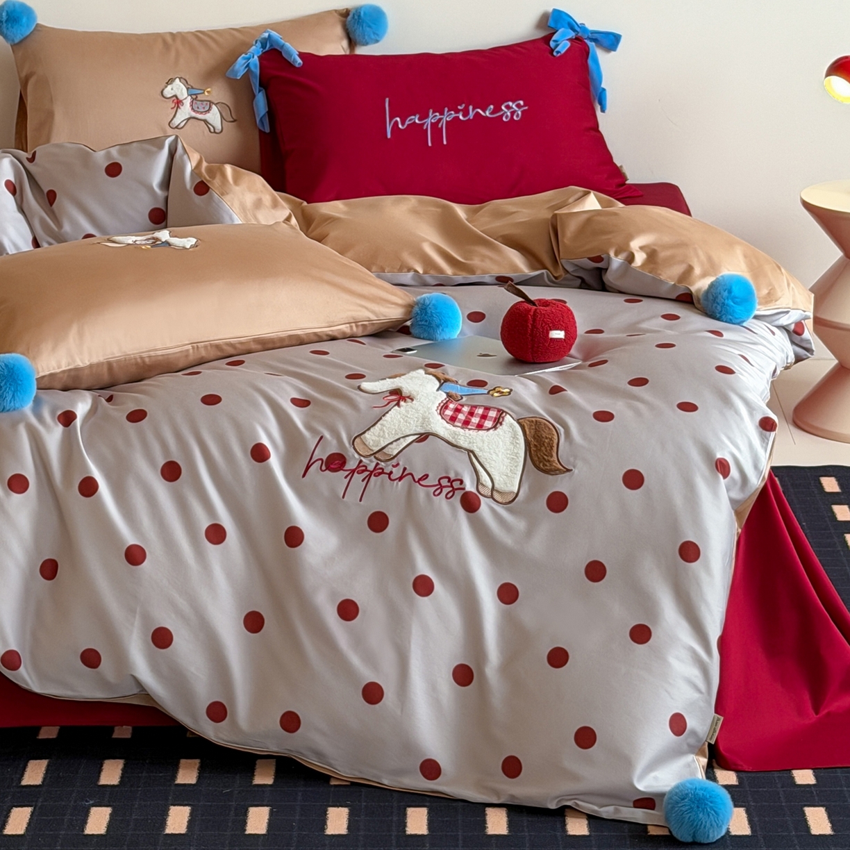 91家纺网 家纺一手货源 找家纺 桔子家纺 2026春夏新款100s全棉纯棉幸运系列四件套-场景一 幸运小马