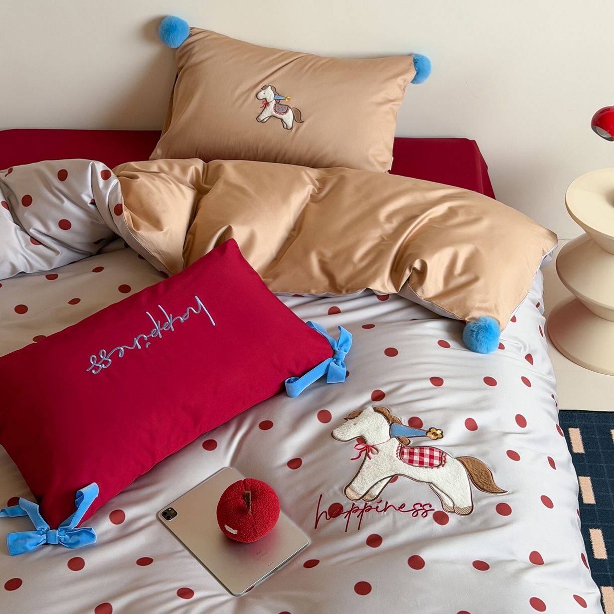 91家纺网 家纺一手货源 找家纺 桔子家纺 2026春夏新款100s全棉纯棉幸运系列四件套-场景一 幸运小马