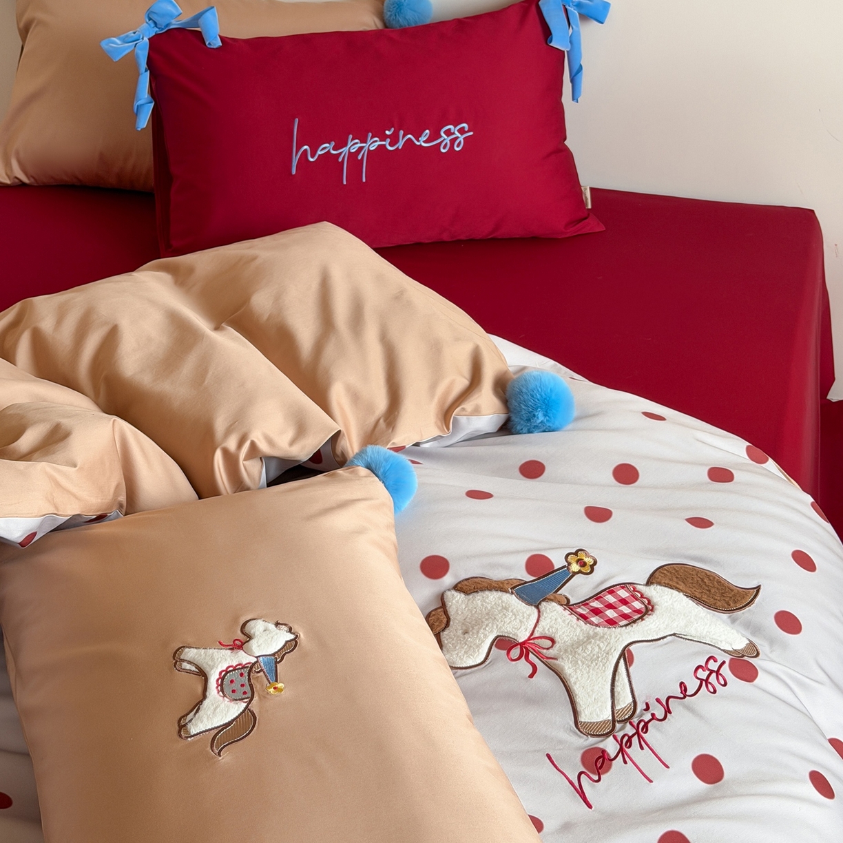 91家纺网 家纺一手货源 找家纺 桔子家纺 2026春夏新款100s全棉纯棉幸运系列四件套-场景一 幸运小马