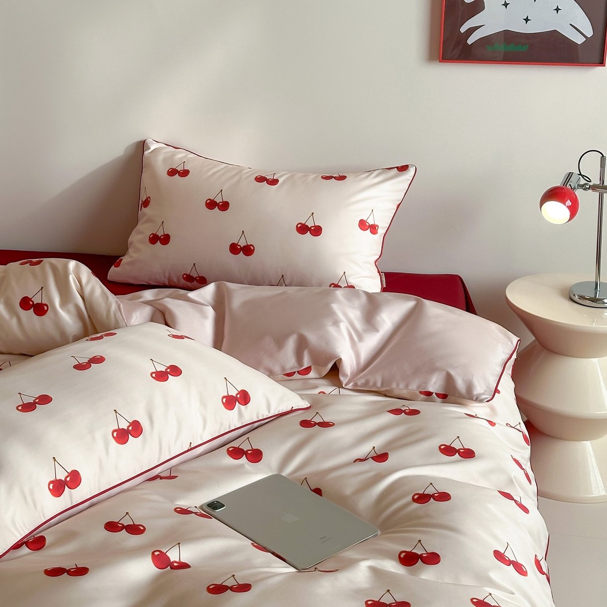 91家纺网 家纺一手货源 找家纺 （总）桔子家纺 2026春夏新款100s全棉纯棉复古樱桃系列四件套-场景一