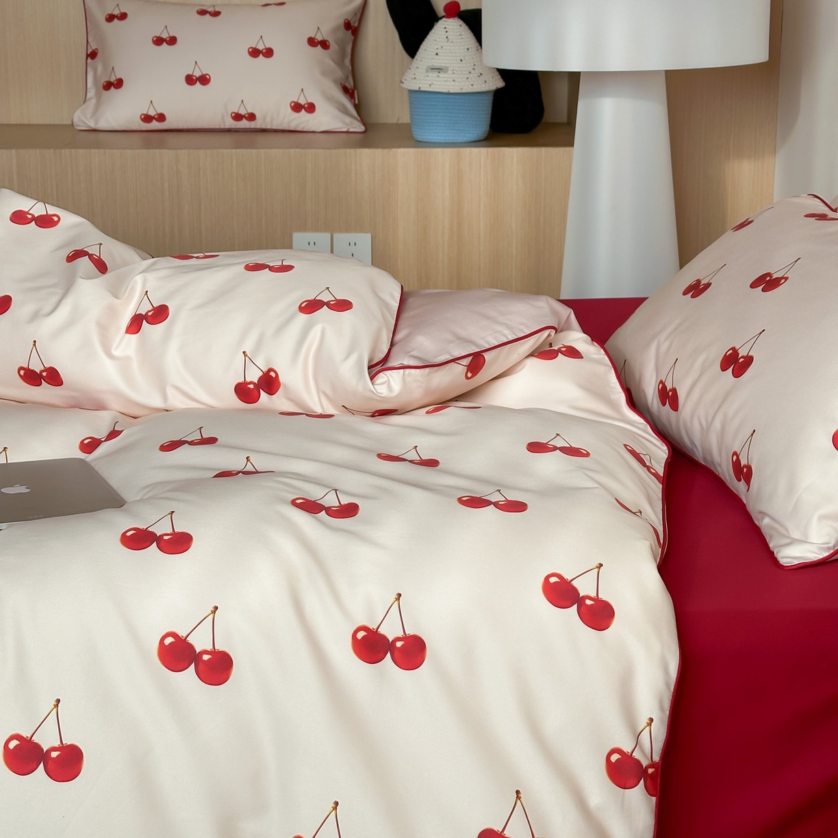 91家纺网 家纺一手货源 找家纺 （总）桔子家纺 2026春夏新款100s全棉纯棉复古樱桃系列四件套-场景一