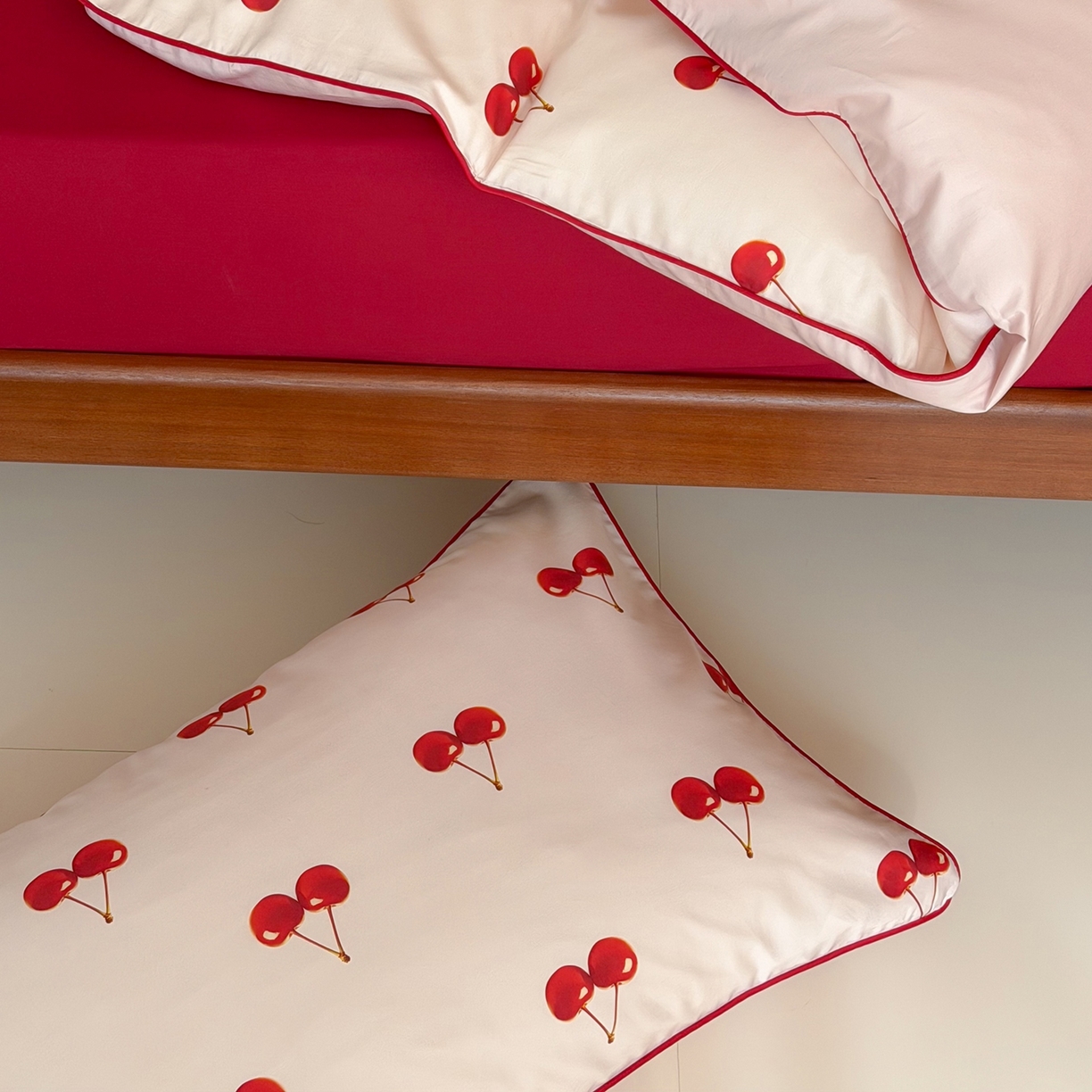 91家纺网 家纺一手货源 找家纺 （总）桔子家纺 2026春夏新款100s全棉纯棉复古樱桃系列四件套-场景二