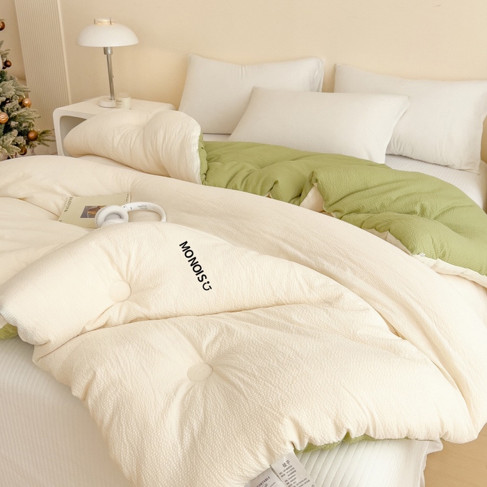 91家纺网 家纺一手货源 找家纺 爱彼家纺 2026新款拼色小竹棉泡泡纱亲肤大豆被春秋被子被芯 泡泡纱-白绿