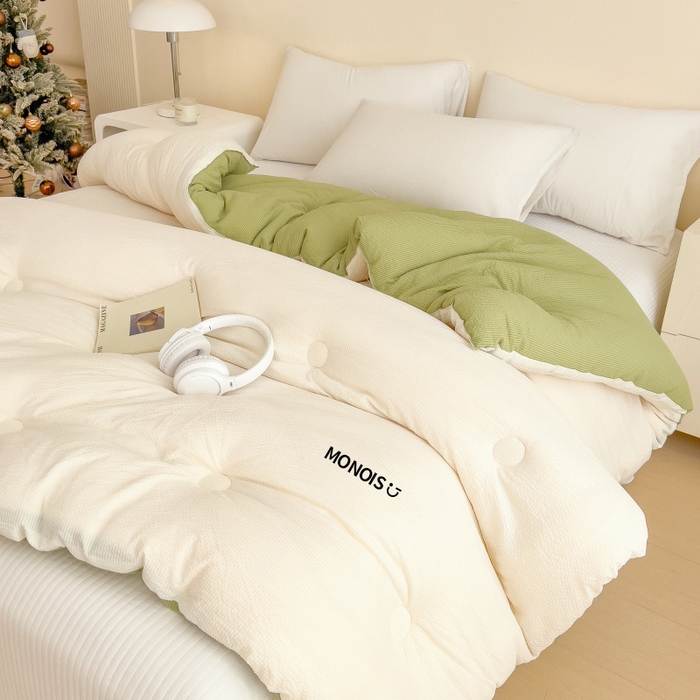 91家纺网 家纺一手货源 找家纺 爱彼家纺 2026新款拼色小竹棉泡泡纱亲肤大豆被春秋被子被芯 泡泡纱-白绿