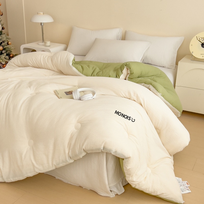 91家纺网 家纺一手货源 找家纺 爱彼家纺 2026新款拼色小竹棉泡泡纱亲肤大豆被春秋被子被芯 泡泡纱-白绿