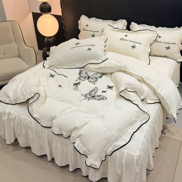 91家纺网 家纺一手货源 找家纺 艺玲家纺 2026新款提花色织麻刺绣花边四件套 轻风蝶影-米白