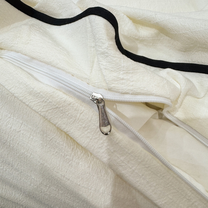 91家纺网 家纺一手货源 找家纺 艺玲家纺 2026新款提花色织麻刺绣花边四件套 轻风蝶影-米白