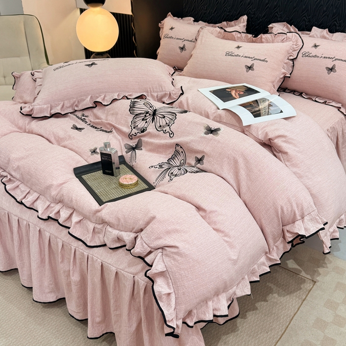 91家纺网 家纺一手货源 找家纺 艺玲家纺 2026新款提花色织麻刺绣花边四件套 轻风蝶影-浅豆沙