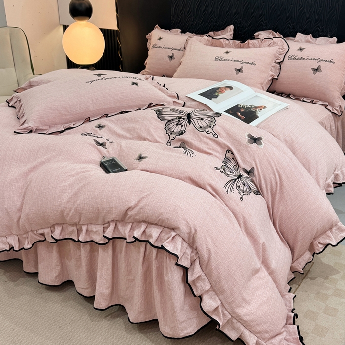 91家纺网 家纺一手货源 找家纺 艺玲家纺 2026新款提花色织麻刺绣花边四件套 轻风蝶影-浅豆沙