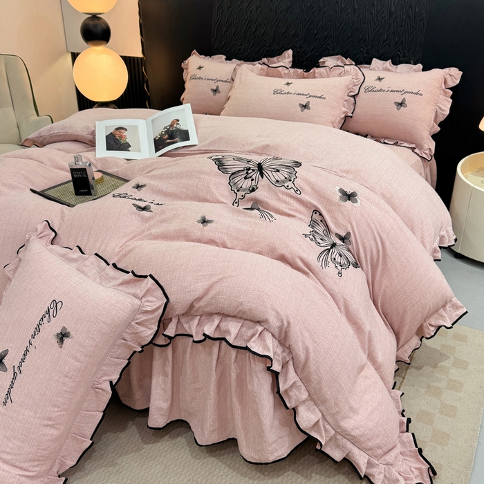 91家纺网 家纺一手货源 找家纺 艺玲家纺 2026新款提花色织麻刺绣花边四件套 轻风蝶影-浅豆沙