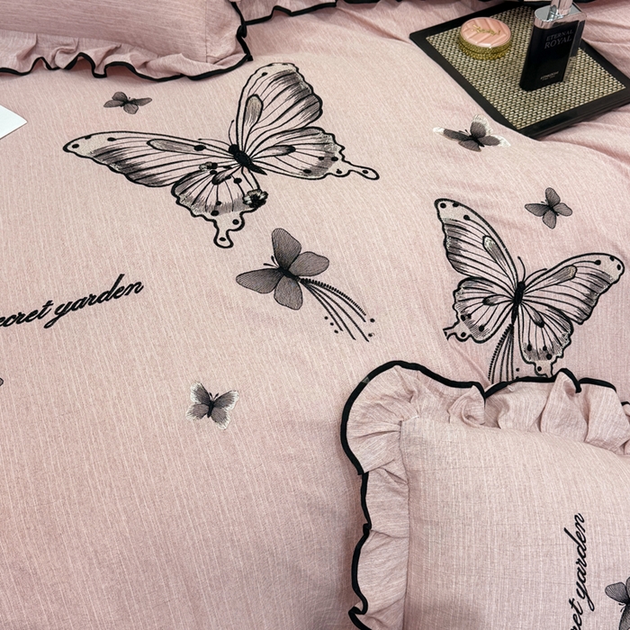 91家纺网 家纺一手货源 找家纺 艺玲家纺 2026新款提花色织麻刺绣花边四件套 轻风蝶影-浅豆沙