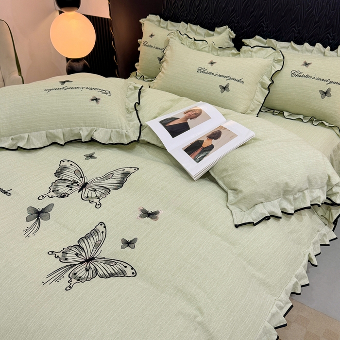 91家纺网 家纺一手货源 找家纺 艺玲家纺 2026新款提花色织麻刺绣花边四件套 轻风蝶影-浅绿