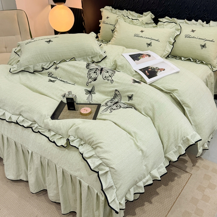 91家纺网 家纺一手货源 找家纺 艺玲家纺 2026新款提花色织麻刺绣花边四件套 轻风蝶影-浅绿