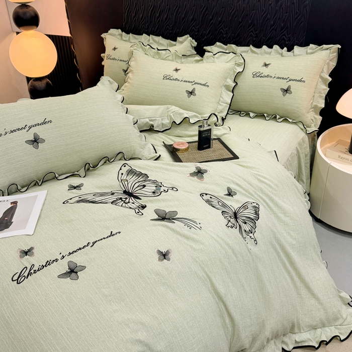 91家纺网 家纺一手货源 找家纺 艺玲家纺 2026新款提花色织麻刺绣花边四件套 轻风蝶影-浅绿