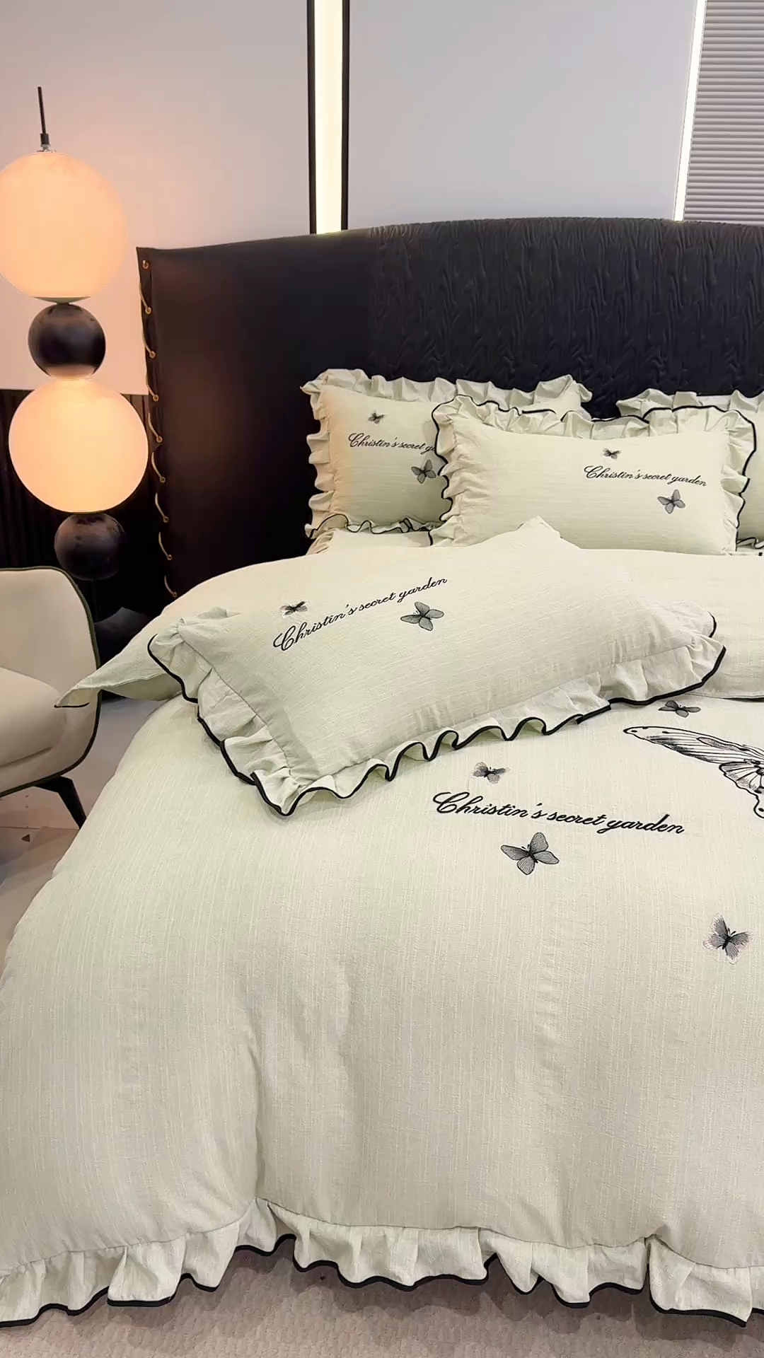 91家纺网 家纺一手货源 找家纺 艺玲家纺 2026新款提花色织麻刺绣花边四件套 轻风蝶影-浅绿