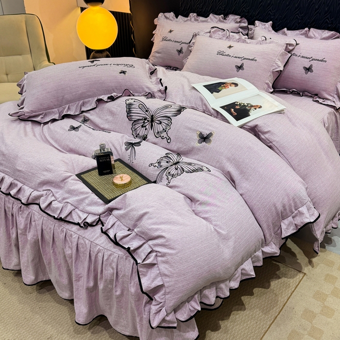 91家纺网 家纺一手货源 找家纺 艺玲家纺 2026新款提花色织麻刺绣花边四件套 轻风蝶影-浅紫