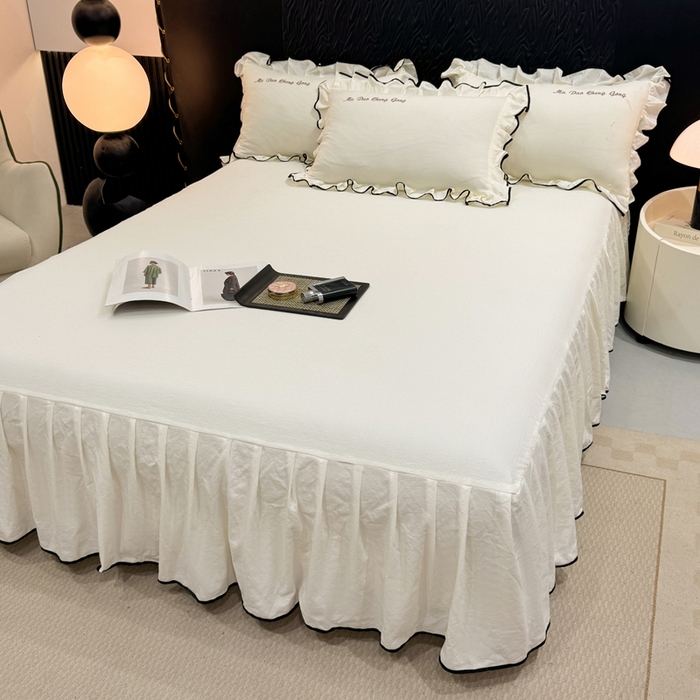 91家纺网 家纺一手货源 找家纺 艺玲家纺 2026新款提花色织麻刺绣花边四件套 马到成功-米白