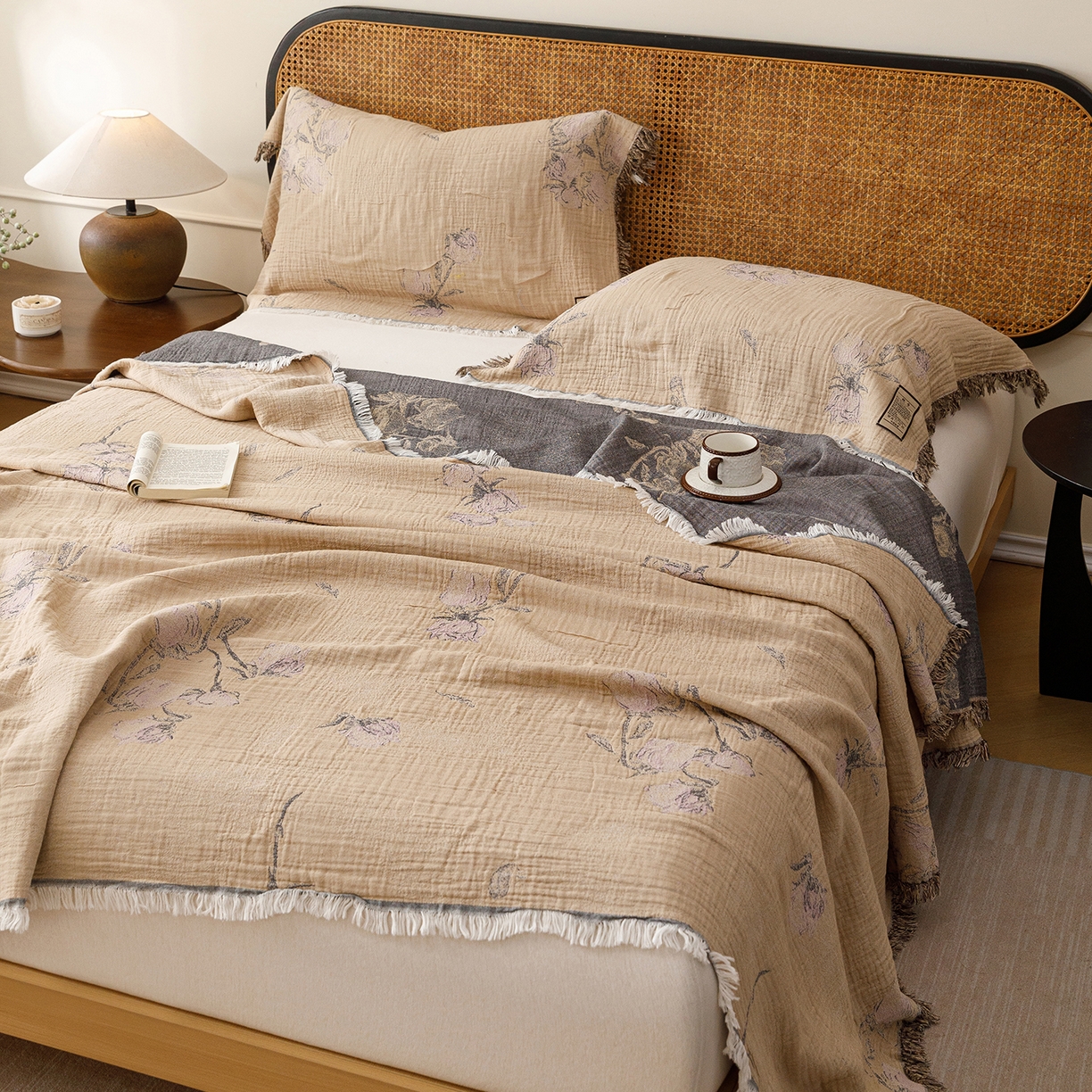 91家纺网 家纺一手货源 找家纺 朴尔家纺-毛巾被 2026新款全棉60s精细纱流苏花边四层纱布毛巾被 花饰