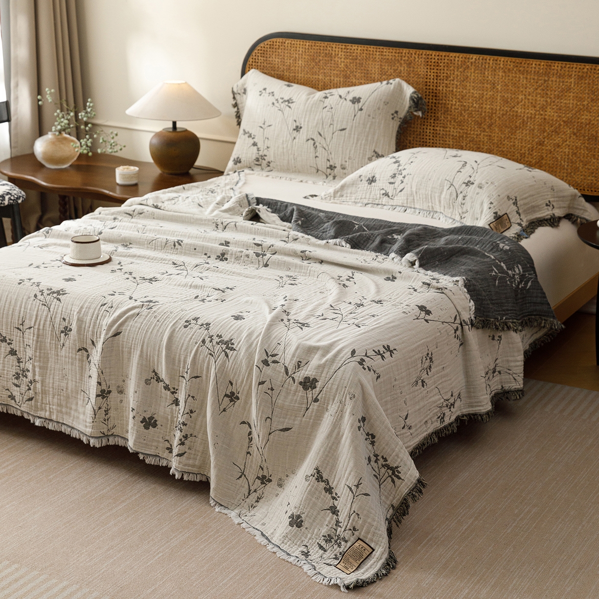 91家纺网 家纺一手货源 找家纺 朴尔家纺-毛巾被 2026新款全棉60s精细纱流苏花边四层纱布毛巾被 兰草情