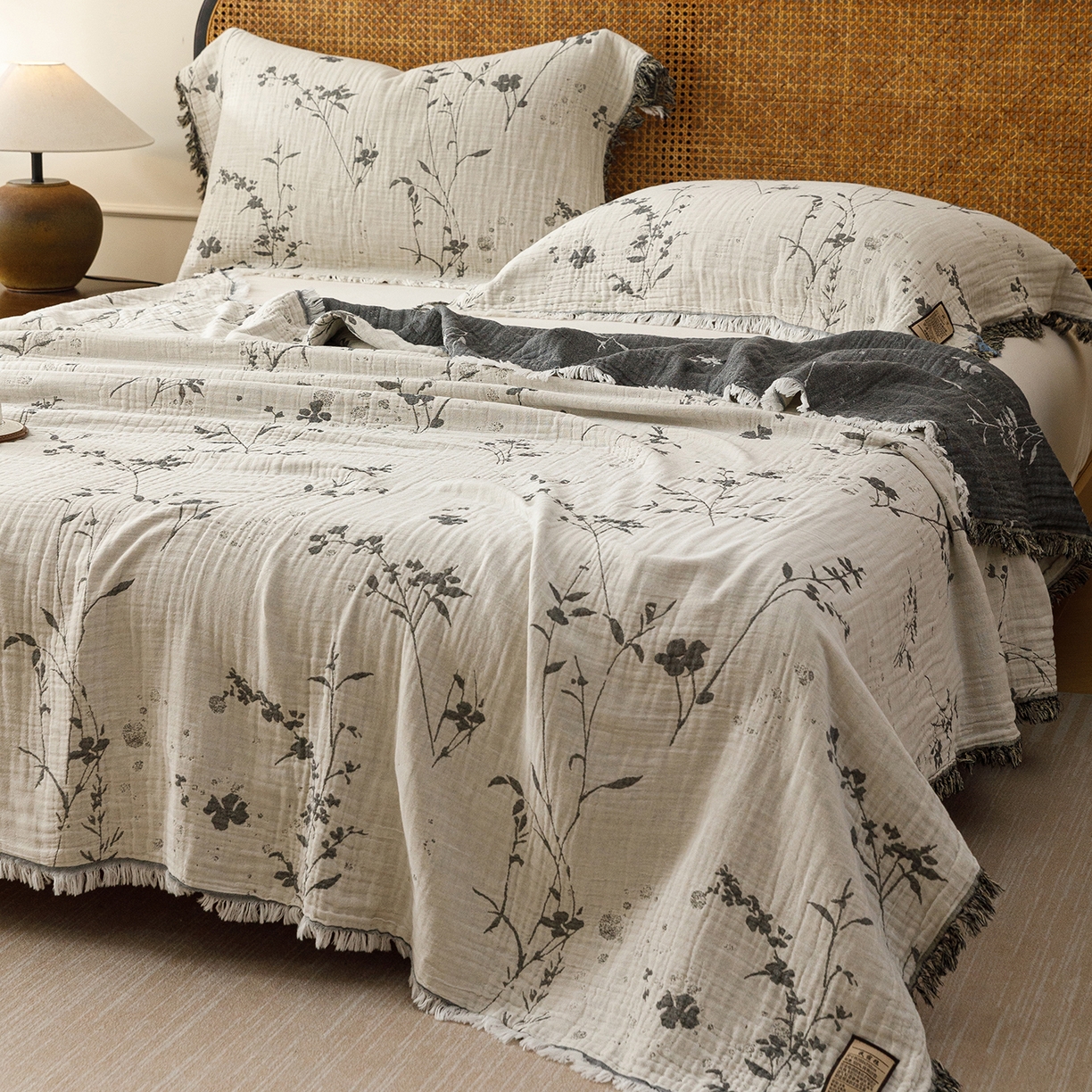 91家纺网 家纺一手货源 找家纺 朴尔家纺-毛巾被 2026新款全棉60s精细纱流苏花边四层纱布毛巾被 兰草情