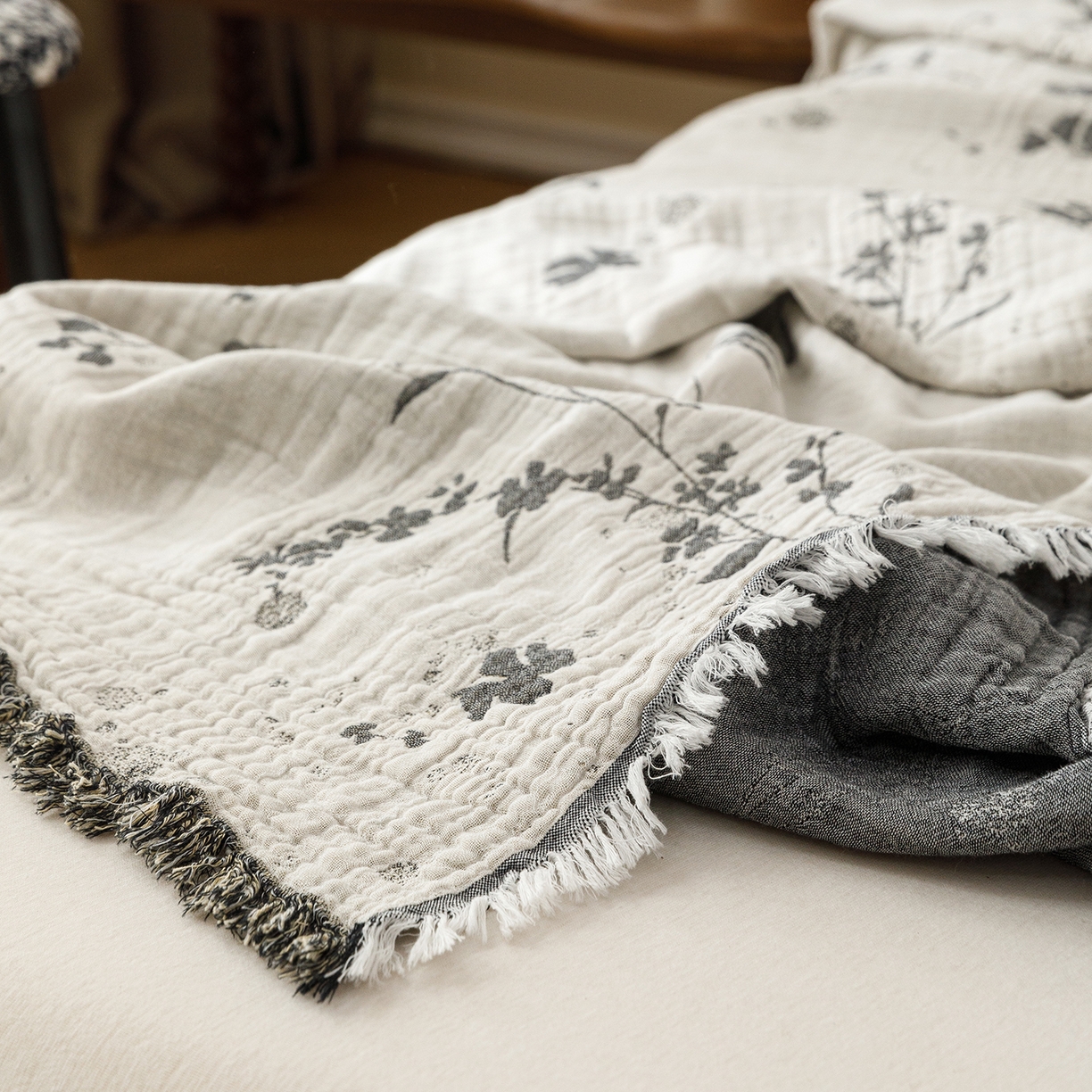 91家纺网 家纺一手货源 找家纺 朴尔家纺-毛巾被 2026新款全棉60s精细纱流苏花边四层纱布毛巾被 兰草情