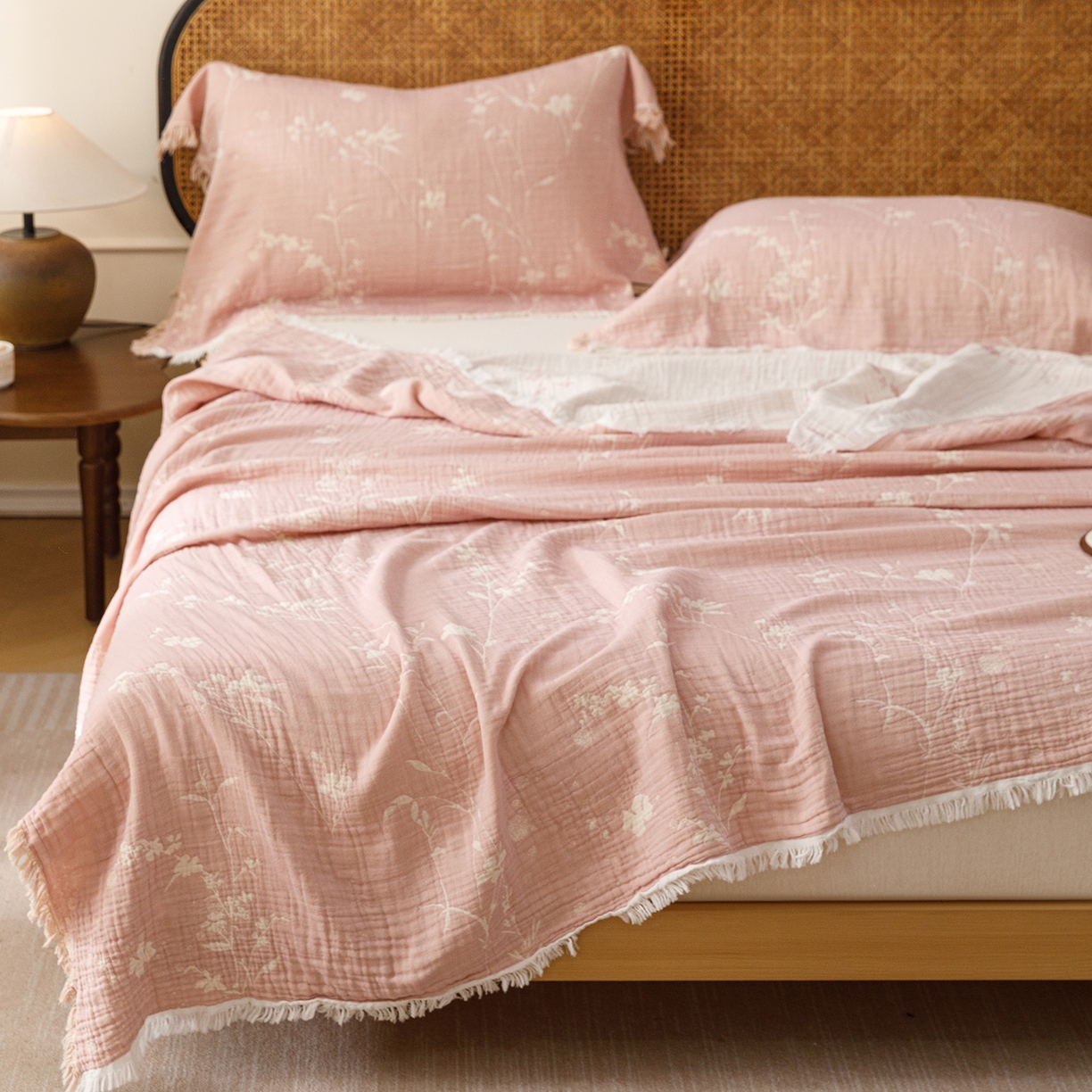 91家纺网 家纺一手货源 找家纺 朴尔家纺-毛巾被 2026新款全棉60s精细纱流苏花边四层纱布毛巾被 樱花恋