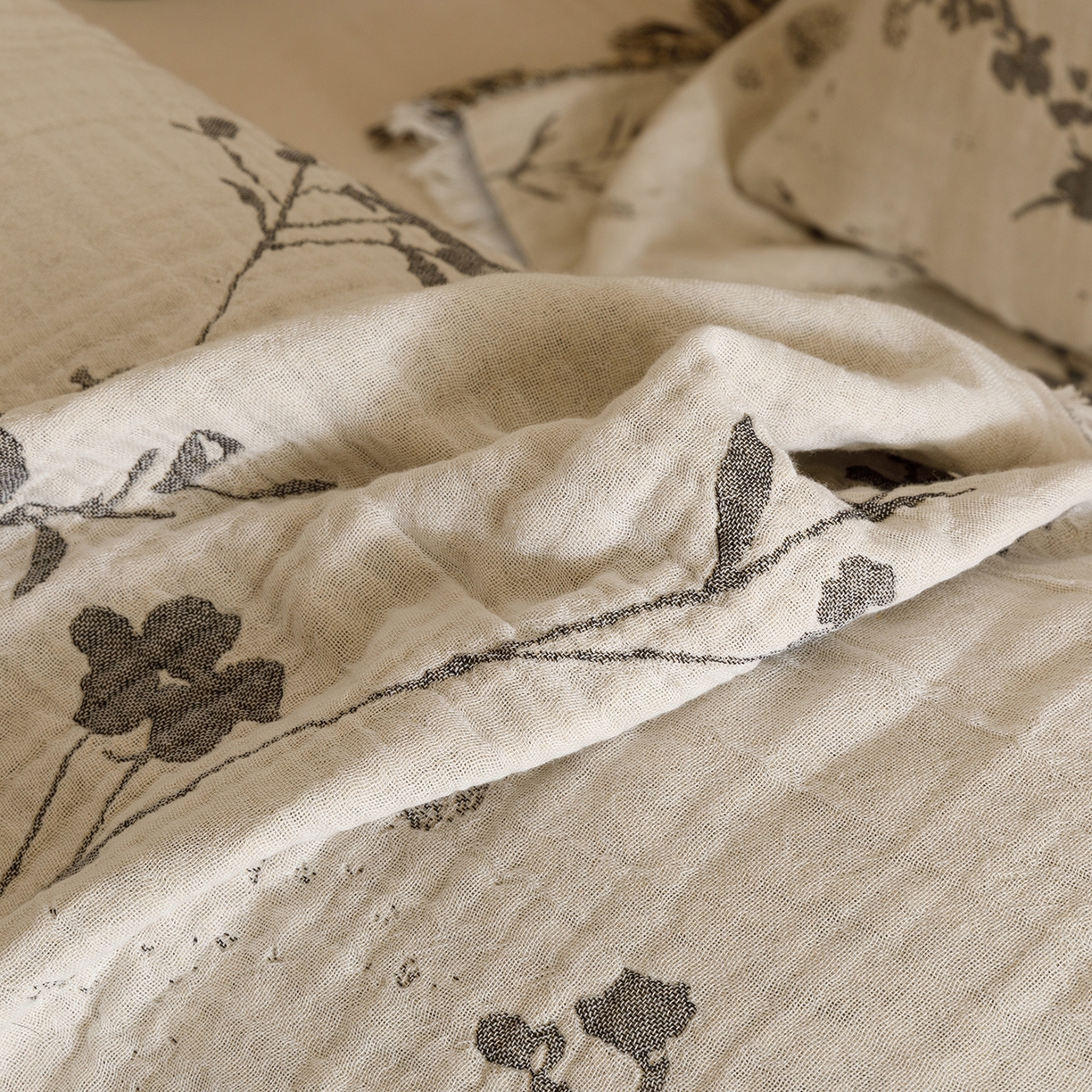 91家纺网 家纺一手货源 找家纺 朴尔家纺-毛巾被 2026新款全棉流苏巨大尺寸60S纱布枕巾 兰草情