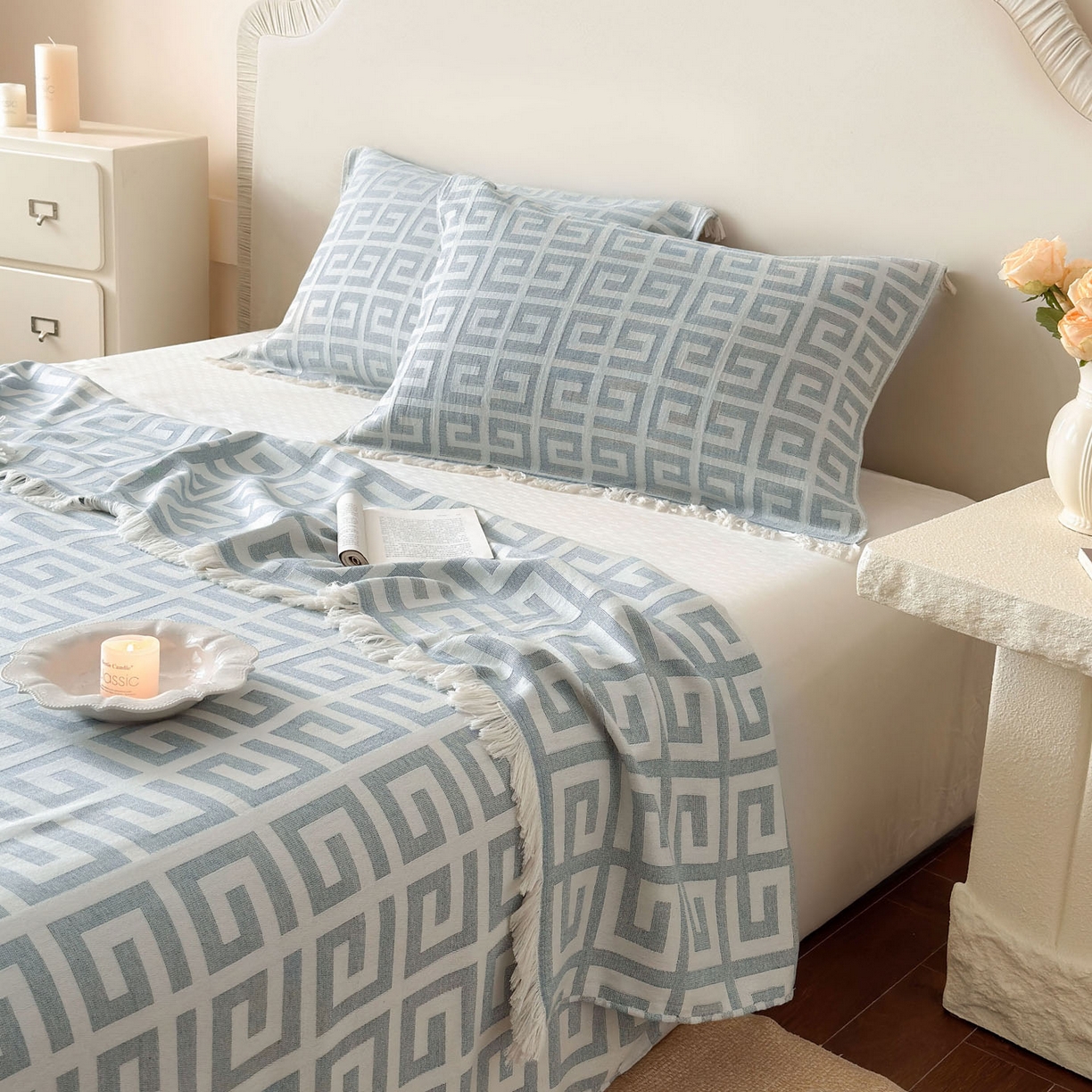 91家纺网 家纺一手货源 找家纺 朴尔家纺-毛巾被 2026新款长绒棉100s贡缎丝光棉纯棉流苏纱布毛巾被三件套 巴宝方格-蓝