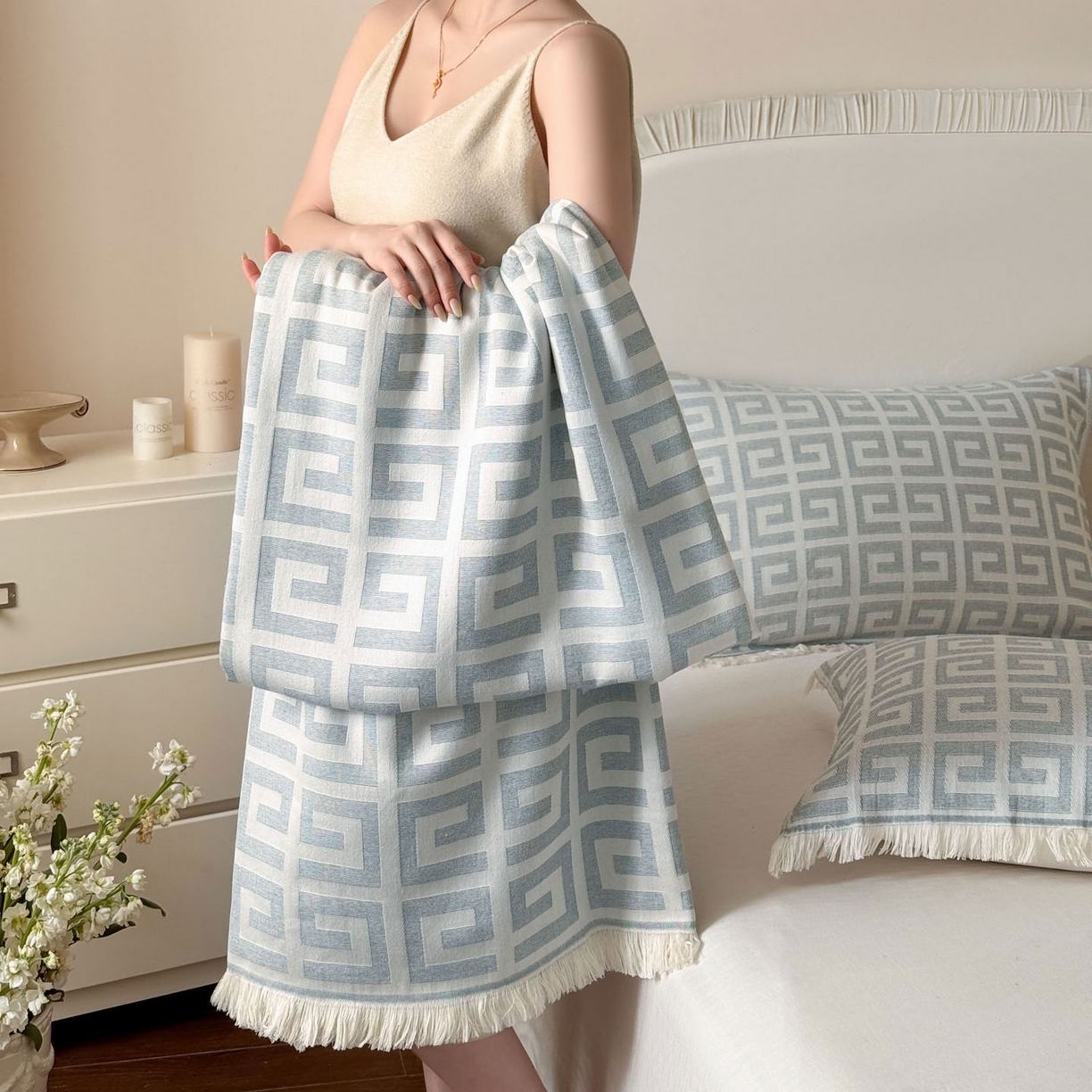 91家纺网 家纺一手货源 找家纺 朴尔家纺-毛巾被 2026新款长绒棉100s贡缎丝光棉纯棉流苏纱布毛巾被三件套 巴宝方格-蓝