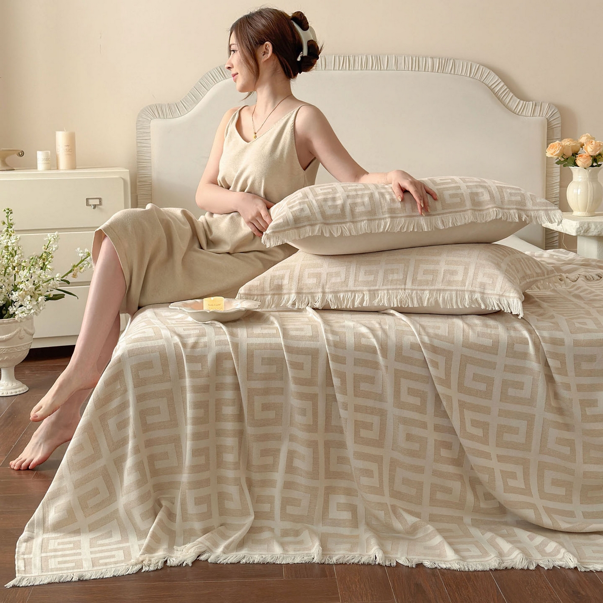 91家纺网 家纺一手货源 找家纺 朴尔家纺-毛巾被 2026新款长绒棉100s贡缎丝光棉纯棉流苏纱布毛巾被三件套 巴宝方格-驼