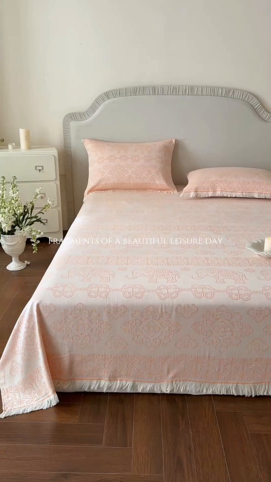 91家纺网 家纺一手货源 找家纺 朴尔家纺-毛巾被 2026新款长绒棉100s贡缎丝光棉纯棉流苏纱布毛巾被三件套 皇室吉象-橙粉