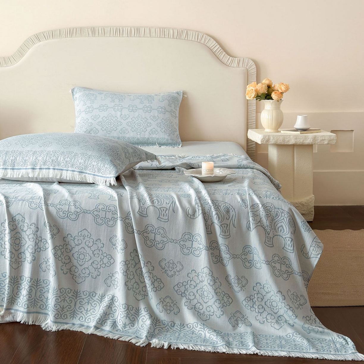 91家纺网 家纺一手货源 找家纺 朴尔家纺-毛巾被 2026新款长绒棉100s贡缎丝光棉纯棉流苏纱布毛巾被三件套 皇室吉象-蓝